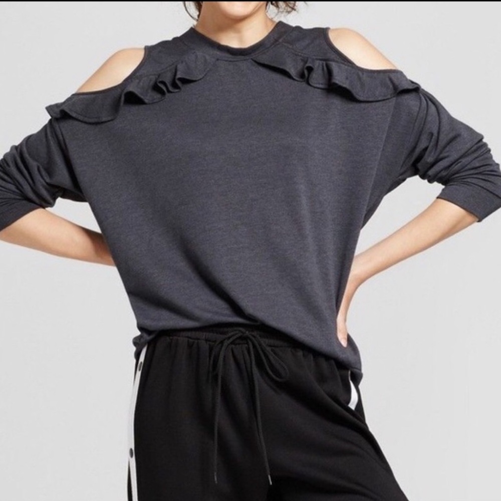 🌹3/20 Mossimo Ruffle Cold shoulder Top Gray